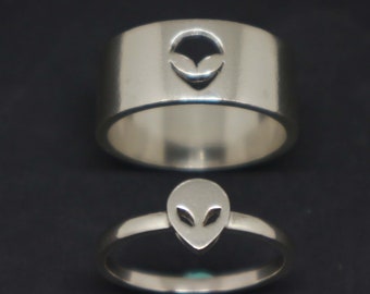 Alien Promise Ring for Couples - Alien Jewelry, Ufo Alternative Matching Ring for geek, girlfriend or boyfriend, Father and Daughter