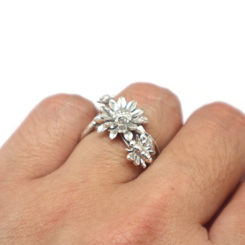 Nature Lovers Gift Honey Bee Silver Sunflower and Bee Ring Bee Jewelry Sunflower Jewelry Sun Flower Jewelry Flower Ring Floral Ring