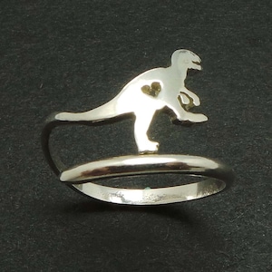 Jurassic Velociraptor Dinosaur Ring in Silver - Dinosaurios Dino Ring - Simple, Cute and Kawaii Jewelry - Back to School Gift