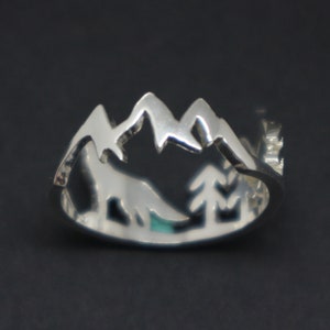 Silver Mountain Pine Tree Wolf Ring - Wolf Jewelry, Traveler Gift, Nature ring, Forest Ring, Inspiration Ring, Wolf Lovers Gift, Climbers