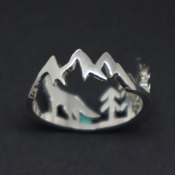 Silver Mountain Pine Tree Wolf Ring - Wolf Jewelry, Traveler Gift, Nature ring, Forest Ring, Inspiration Ring, Wolf Lovers Gift, Climbers