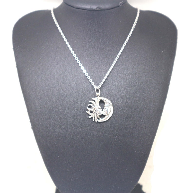 Sun and moon kissing necklace Clearance