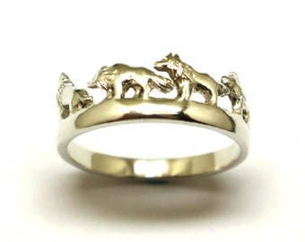 Silver Wolf Family Ring for Men or Women - Unisex Wolf Gift for Family, Friendship, Bestfriend, Mother, Daughter, Father, Sister