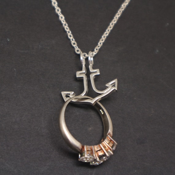 Anchor ring holder outlet