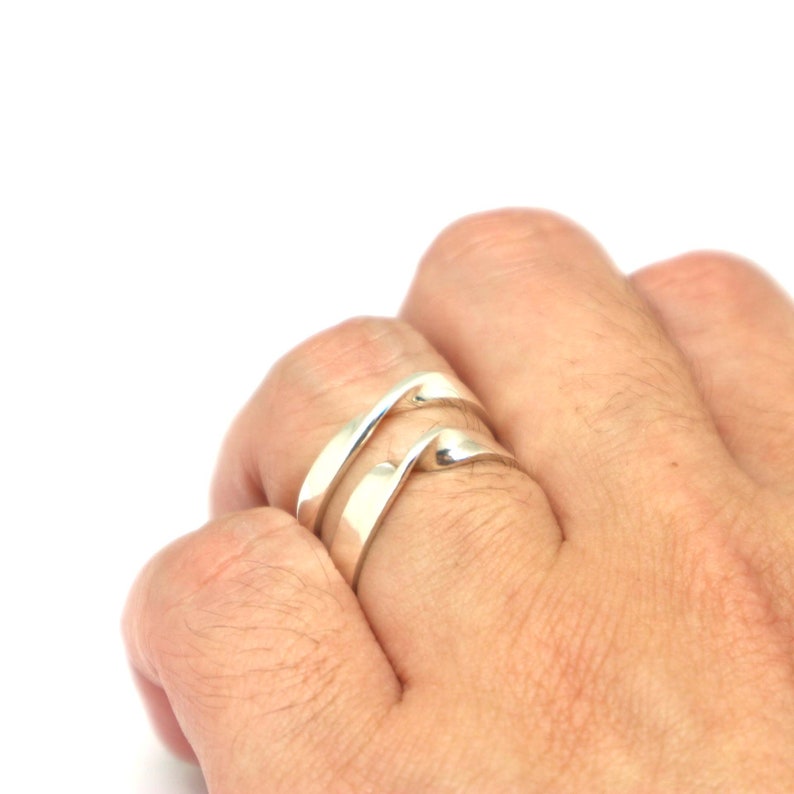 Mobius Promise Ring Silver Mobius Ring for Couple Wedding Band Alternative Matching Ring Infinity Ring Simple Delicate Moebius Ring