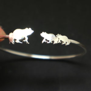 Mother Daughter Frog Bracelet Bangle - Story On Bracelet, Meaningful Gift for Mom that She&#39;ll Treasure! Frog Jewelry