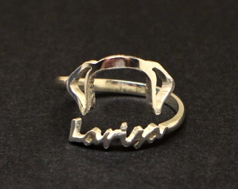 シルバーカスタム犬型リング：パーソナライズされたペットの姓