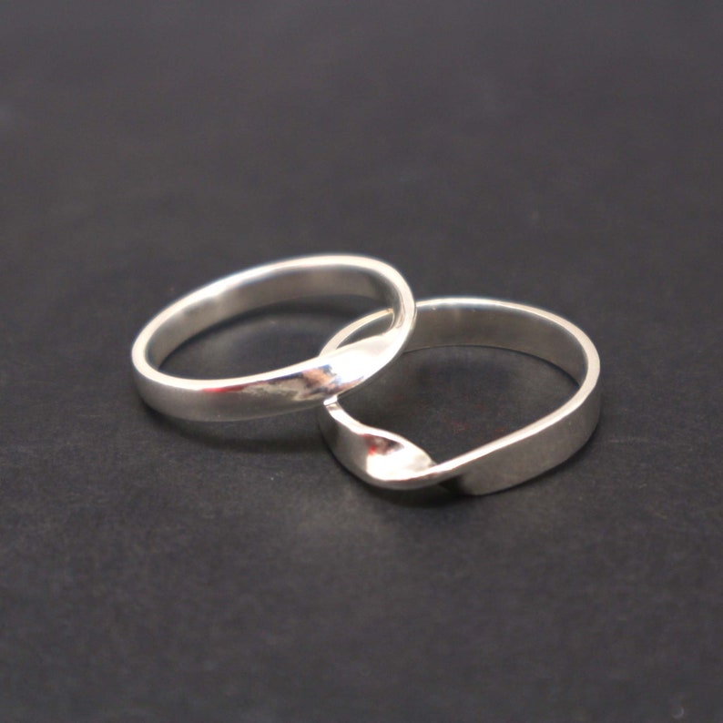 Mobius Promise Ring Silver Mobius Ring for Couple Wedding Band Alternative Matching Ring Infinity Ring Simple Delicate Moebius Ring