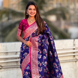 Banarasi Soft Silk Saree: Rose Gold Zari Meenakari Jaal Weave