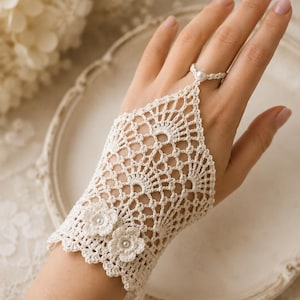 Crochet Lace Hand Bracelet Pattern PDF, Bridal Hand Cuff Jewelry Tutorial, Pearl Fingerless Glove, Instant Download