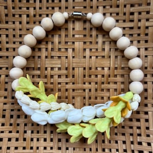 Solid Orange pakalana, pikake shell/bud triple lei - Forever Car Lei