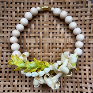 Sunrise collection - Natural Puakenikeni, pakalana, pikake triple lei - Forever Car lei