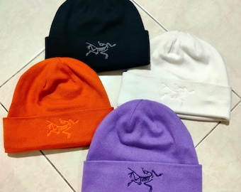 送料無料 ARC'TERYX 刺繍入り バード TOQUE ss25 ビーニー 正規品 割引 新品 タグなし 輸出余剰品 ブラック ホワイト オレンジ パープル