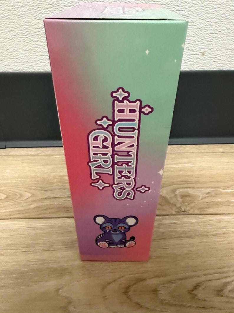 Muñeca Hunters Girl de pelo morado con ojos 5D y música - Muñeca guerrera con chaqueta de 25 cm (10 pulgadas) imagen 6