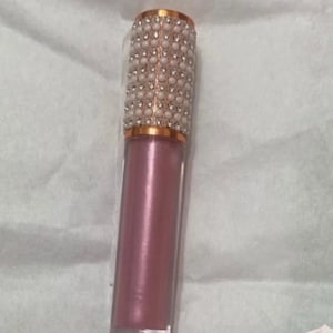 Flavored lip glosses