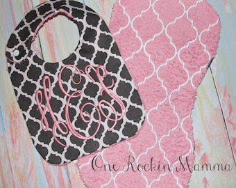 8x14 - 8x12 Bib Burp Cloth ( quatrefoil)  In The Hoop Design INSTANT DOWNLOAD