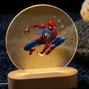 Luce notturna personalizzata per bambini, lampada LED in acrilico in stile supereroe con nome, luce notturna per camera da letto, regalo per ragazzi