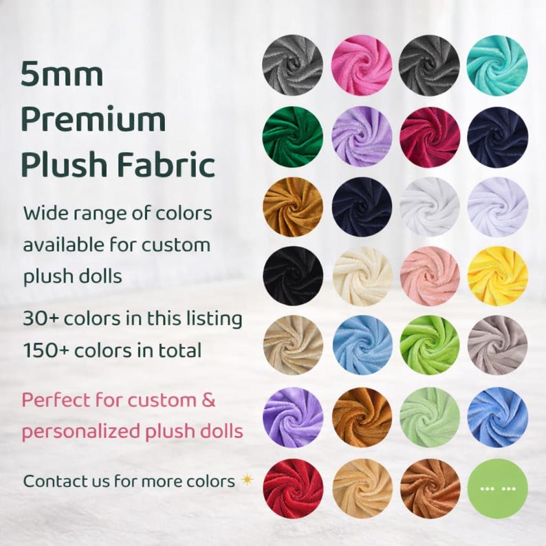 K&ouml;nnte beinhalten: Abbildung von 5mm Premium-Pl&uuml;schstoff in verschiedenen Farben, darunter Grau, Rosa, T&uuml;rkis, Gr&uuml;n und Lila. Der Text weist auf &uuml;ber 30 Farben f&uuml;r individuelle Pl&uuml;schpuppen hin, mit insgesamt &uuml;ber 150 Farben.