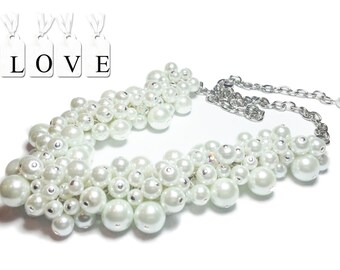 Collier de perles de mariage blanches