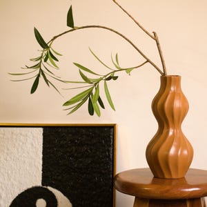 Handmade wavy terracotta vase | sculptural minimalist clay vase | Modern boho home decor | Kachchaghadaa