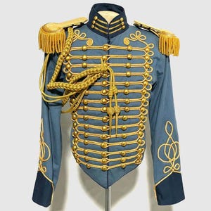 Vintage militär husarjacka – handgjord ulluniform med guldflätad broderi
