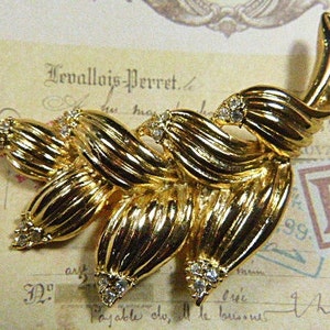 Vintage Gold and Rhinestone Leaf Brooch - BR-079 - Rhinestone Brooch - Gold Leaf Brooch - Gold Brooch - Leaf Pin - Leaf Brooch