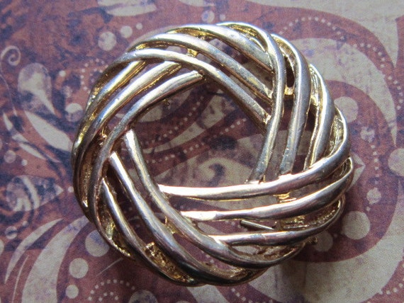 Vintage Gold Circular Brooch - image 1