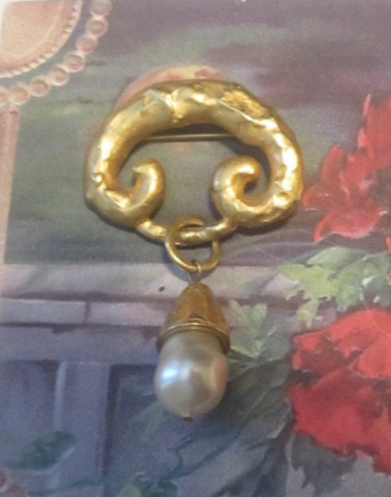 Vintage Gold Brooch With Dangling Pearl - image 1