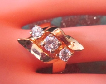 Bague Vintage Plaquée Or Avec Strass - Taille 60 - Bijou Ancien Occasion En Bon état