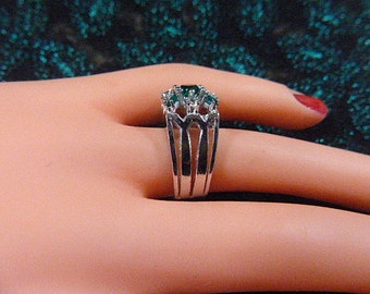 Vintage Art Deco Style Green Rhinestone STERLING Ring Size 5
