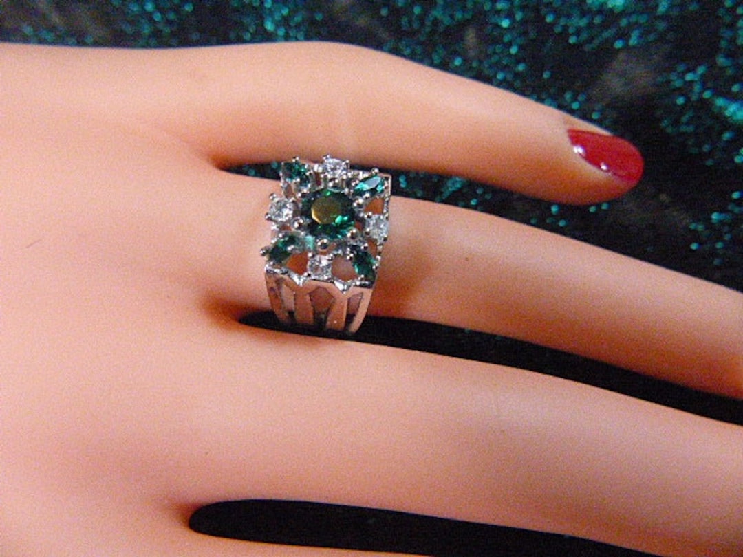 Vintage Art Deco Style Green Rhinestone STERLING Ring Size 5