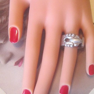 Vintage Silver Ring - Size 8.5 - R-090