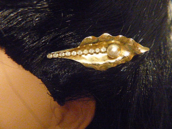 Vintage Gold and Rhinestone Leaf Hairpin - BR-507