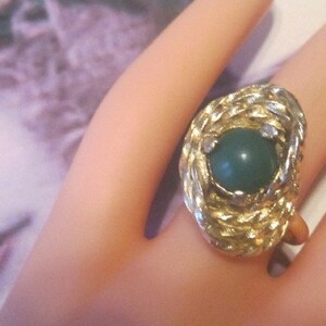 Vintage Gold Ring With Green Stone - Size Adjustable - R-230