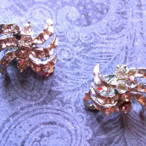 Vintage Wavy Clip Earrings With Rhinestones