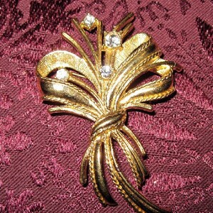 Vintage Gold Flower Bouquet Brooch