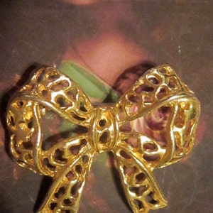 Vintage Gold Open Work Bow Brooch