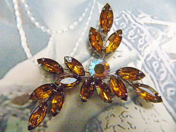 Vintage Topaz Brooch - BR-296 - Gold Rhinestone B… - image 3