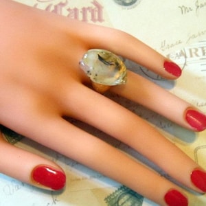 Vintage Gold Ring With Large Stone - Size 5.75 - R-107