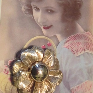 Vintage Gold Flower Brooch
