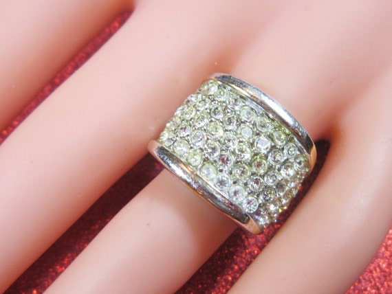 Vintage Gold Pave Rhinestone Band Ring - Size 5.5… - image 2