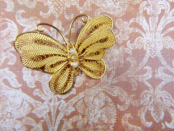 Vintage Victorian Gold Filigree Butterfly Brooch With Pearls  display picture 1