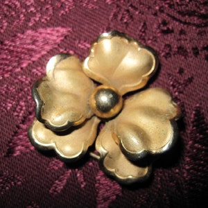 Vintage Gold Floral Brooch