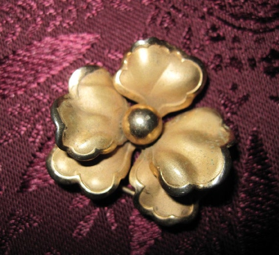 Vintage Gold Floral Brooch - image 1