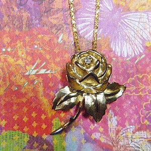 Vintage Gold Flower Pendant and Necklace With Chain - BR-026 - Flower Necklace - Floral Pendant - Floral Necklace - Flower Brooch
