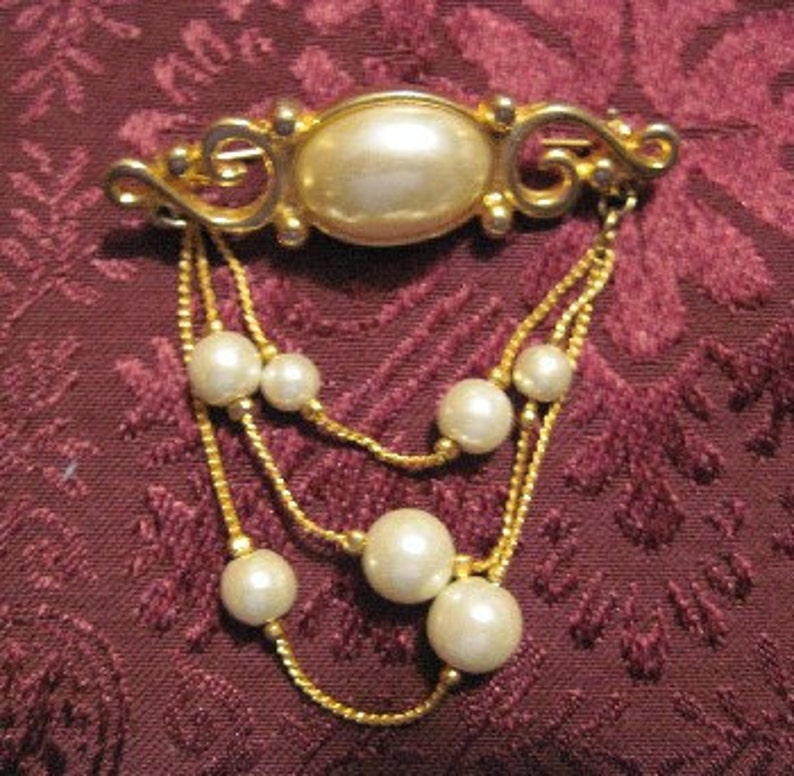 Vintage Gold Brooch With Pearls image 1