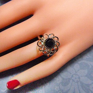 Anello vintage in argento con strass nero - Dimensioni regolabili - R-417