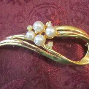 Vintage Gold and Pearl Swirl Brooch