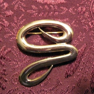 Vintage Swirl Gold Brooch
