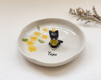 Personalized yellow flower pet jewelry tray, pet souvenir tray, pet figurine ceramic jewelry tray, dog owner gift, custom pet portrait tray